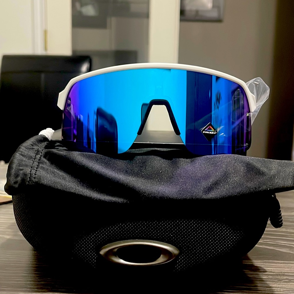 Oakley Mens Sutro Lite NWT